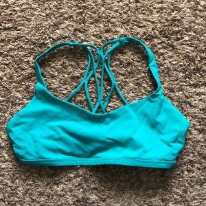 Lululemon Free to be bra